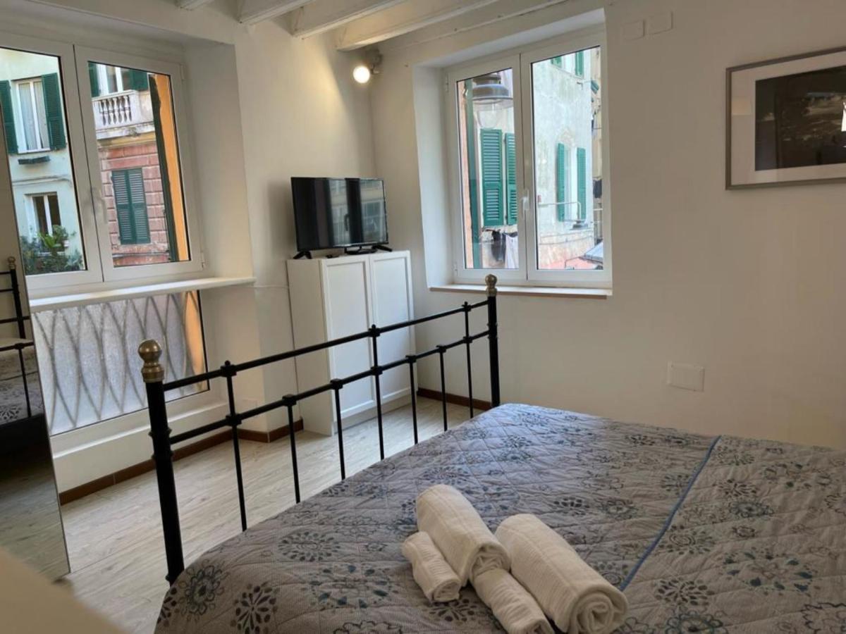 Travi E Grigio Studio Maddalena - Genovainrelax Apartman Kültér fotó