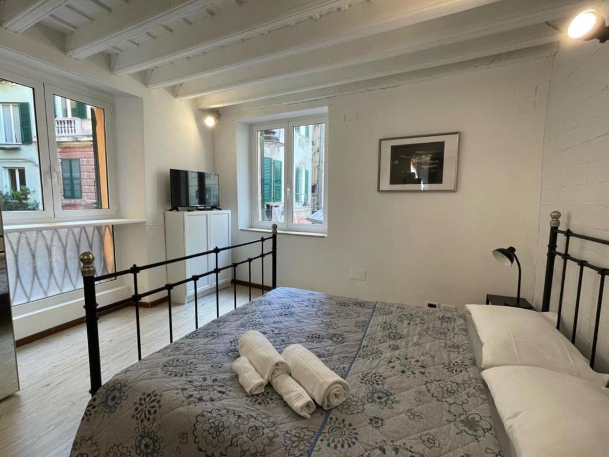 Travi E Grigio Studio Maddalena - Genovainrelax Apartman Kültér fotó